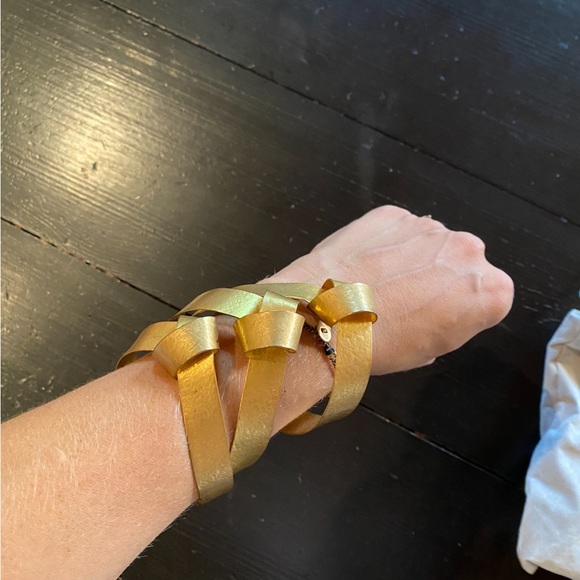 Gorgeous hammered gold cuff - Picture 8 of 11